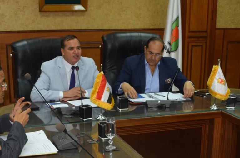 بمشاركة رئيس جامعة سوهاج  المجلس الإقليمي للصحة يناقش الانتهاء من قوائم انتظار المرضى