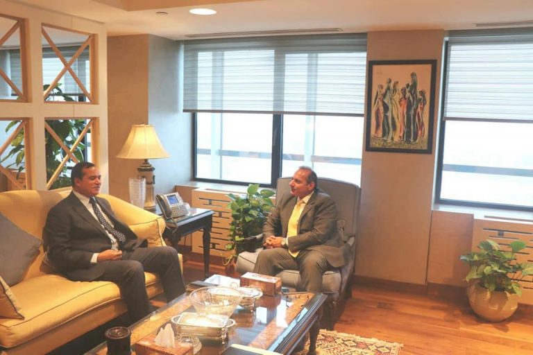 البنك الأهلي يدعم مستشفى سوهاج الجامعي ب 14 مليون جنيه .. ويطلق خدمة تسديد الرسوم الكترونياً