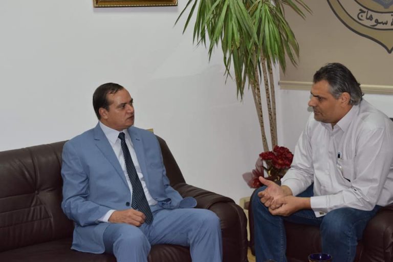 جامعة سوهاج تبحث استخدام الطاقة الشمسية