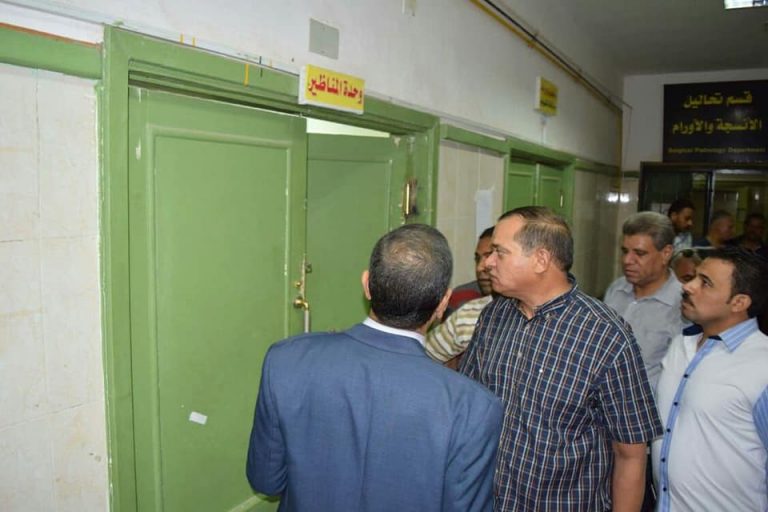 رئيس جامعة سوهاج يتفقد المستشفى الجامعى ويتابع استعدادات الطب للعام الدراسي