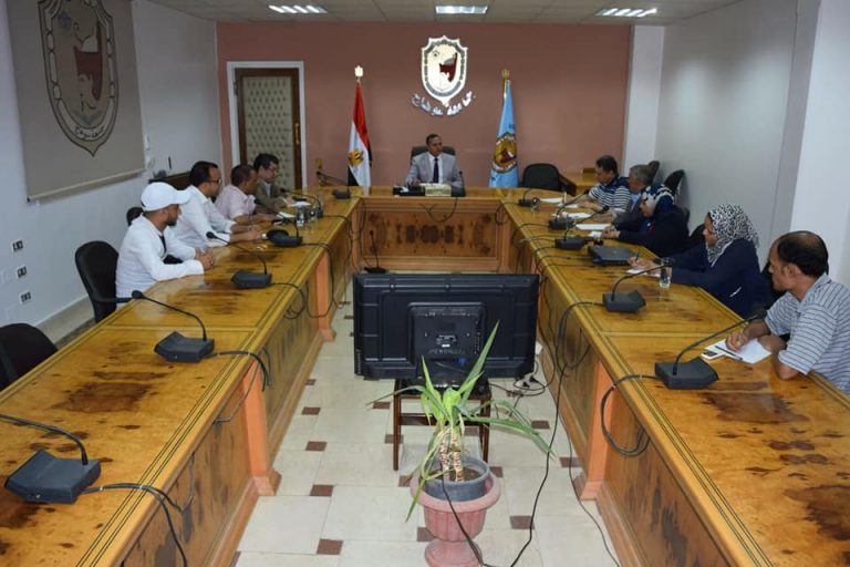 عيدية رئيس جامعة سوهاج لطلابه .. إنشاء قناة تلفزيونية للجامعة