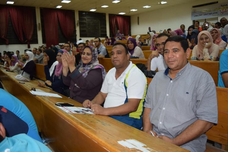 جامعة سوهاج عزفت “لعم أحمد” وغنت “لفيروز” في أسبوع شباب المدن بالسويس