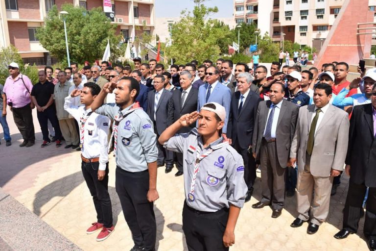 بتحية العلم انطلق العام الدراسي الجديد بجامعة سوهاج