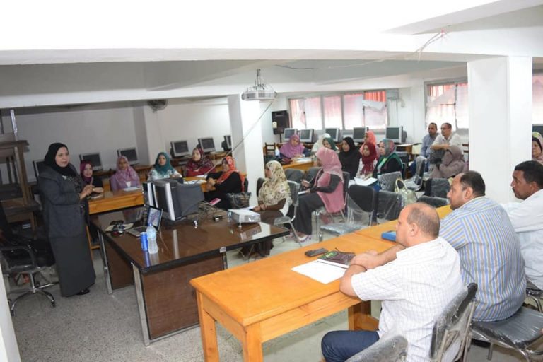 دورة للعاملين بمجال السكرتارية التنفيذية بجامعة سوهاج