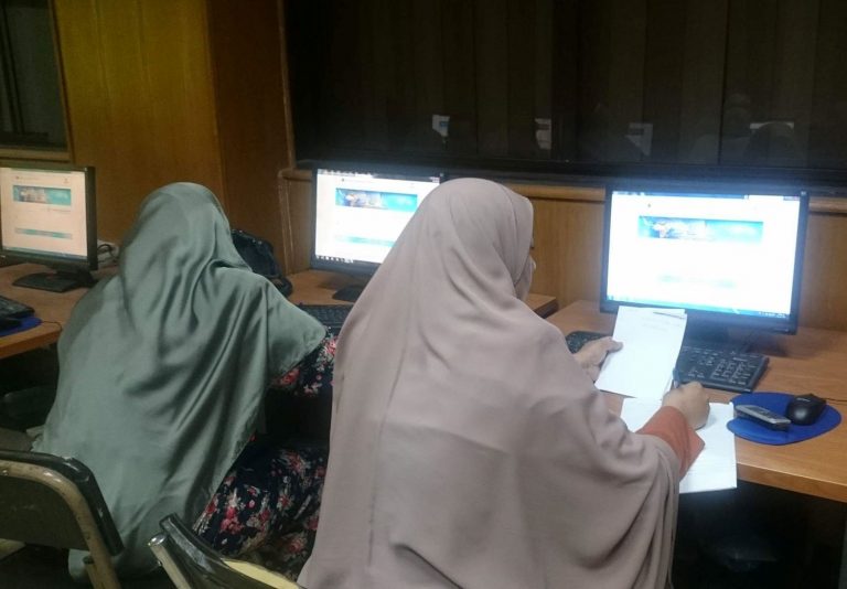 نظم المعلومات الإدارية يعقد ورشة عمل للعاملين بإدارات شئون الدراسات العليا