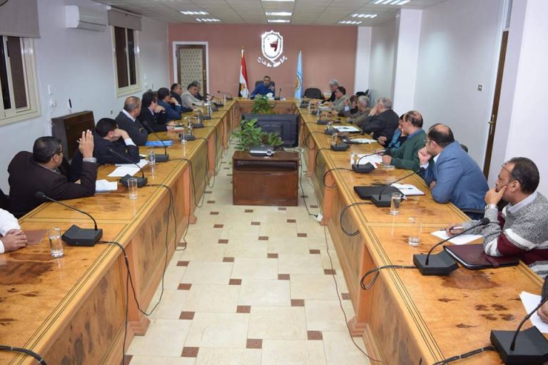 الاستعداد لامتحانات الفصل الدراسي الأول على طاولة مجلس عمداء جامعة سوهاج