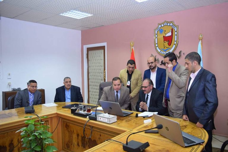 جامعة سوهاج تستقبل فريق وزارة المالية وشركة E Finance