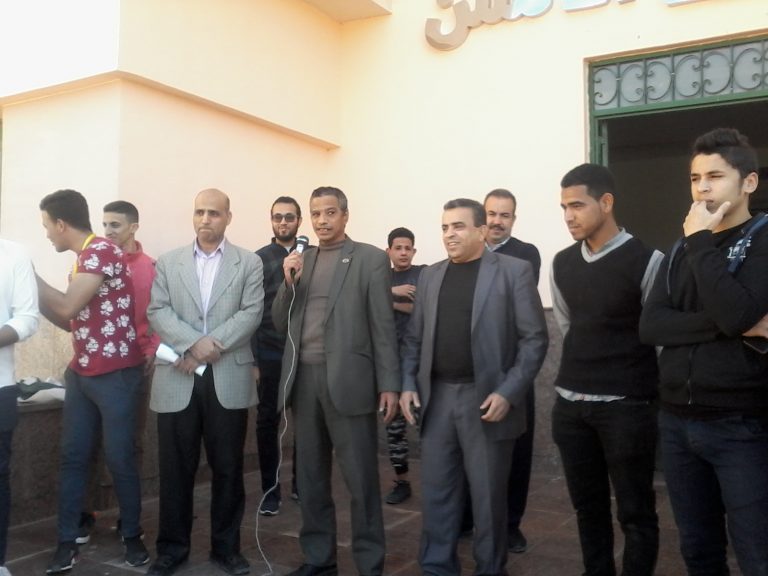 العميد يشارك بفعاليات اليوم الرياضي بالكلية