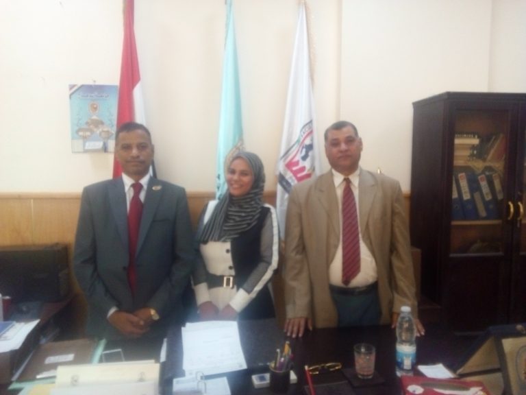 أول سمينار علمى بكلية الألسن بسوهاج لمناقشه خطه البحث لتسجيل درجه الماجستير قسم اللغه الفارسية