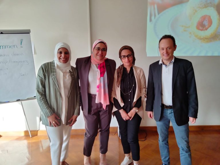 كلية الالسن جامعة سوهاج تشارك في الملتقي الثقافي  المنساوي بالقاهرة