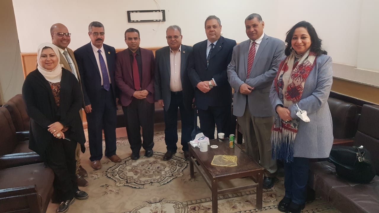 زيارة لجنة قطاع الموفدة من المجلس الاعلي للجامعات المصرية للوقوف الأمور والخطط