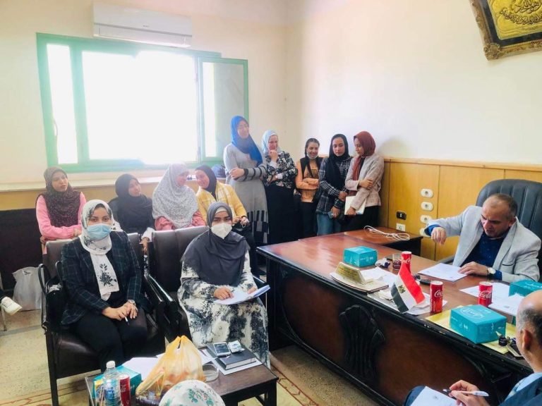 سمينار علمي بقسم اللغة الإنجليزية