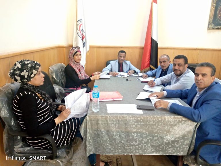 مجلس الكلية اليوم الموافق الاحد 15 /5