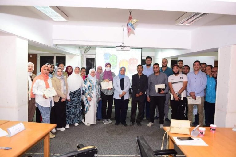 اختتم مركز تنمية قدرات أعضاء التدريس بجامعة سوهاج فاعليات البرنامج التدريبيعن استراجيات التعليم والتدريس جيات