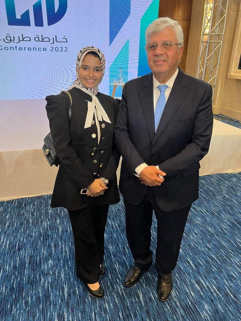 طلبة كلية الألسن قسم اللغة الإيطالية في حضور مؤتمر الإقتصادي بالعاصمة الإدارية