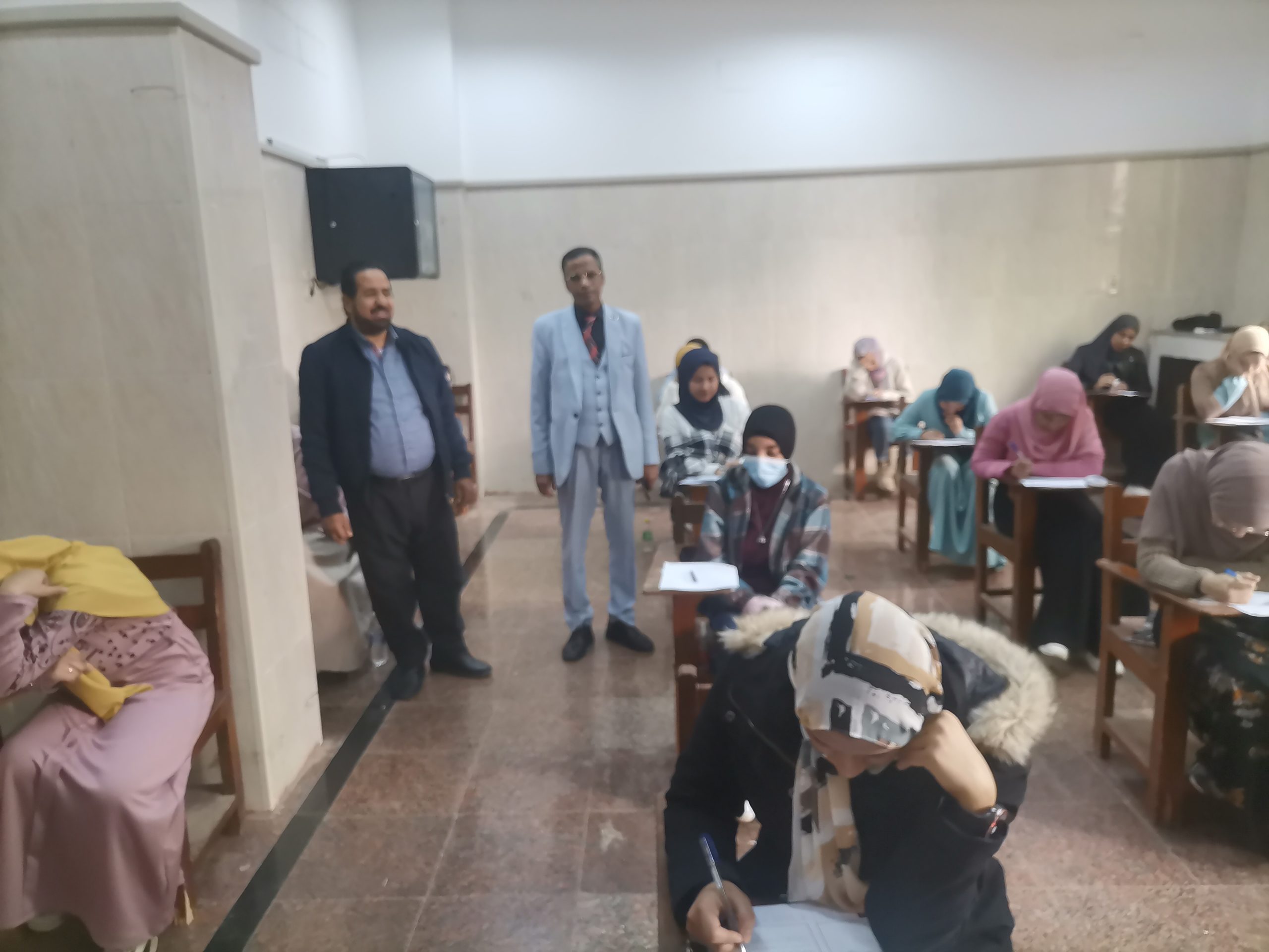 كليه الألسن تبدأ امتحانات نصف العام الدراسي الأول لسنه 2022 /2023