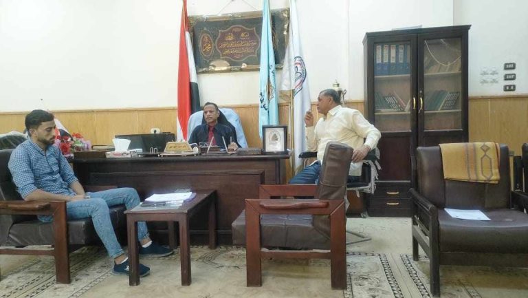 مناقشه سيمنار بقسم اللغة الفارسية بكلية الالسن