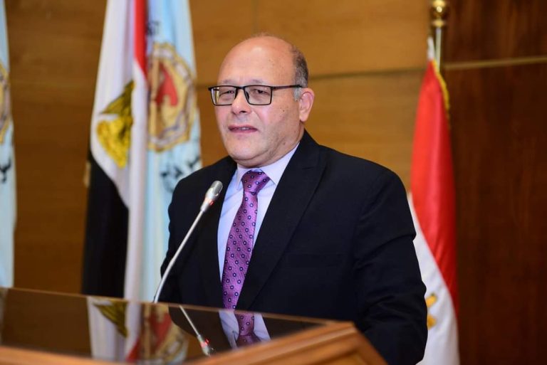 الدكتور ناصر حجي عميد الكلية يهنئ المعيدات الجدد بصدور قرار رئيس الجامعة