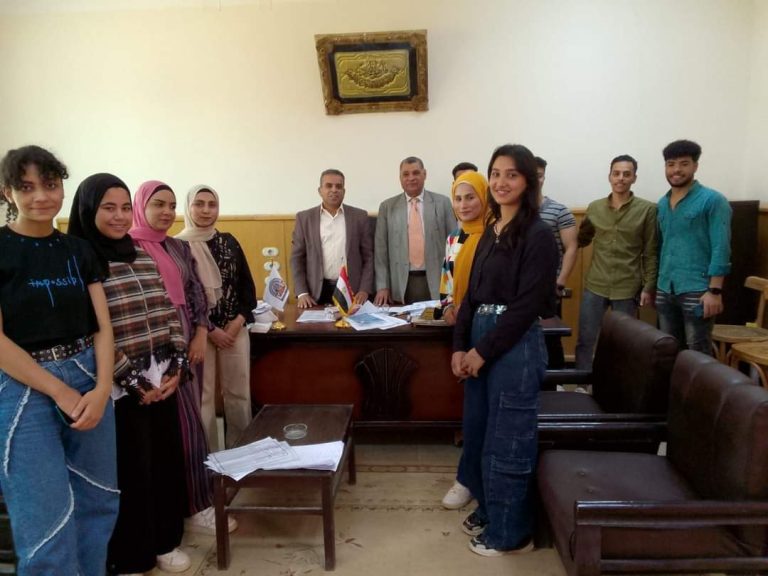 ندوة بعنوان كلية الألسن ودورها ف الاستثمار البيئي