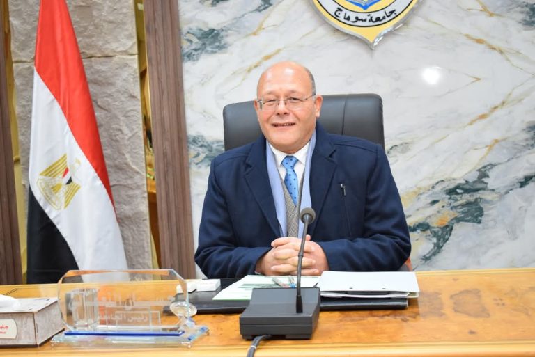 انعقاد الاجتماع الدوري لمجلس الدراسات العليا والبحوث البيئيه برئاسة الدكتور حسان النعماني رئيس الجامعة