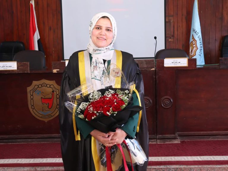 الف مبروك للمعيدة نهله عبدالعزيز عامر حمزة مناقشة رسالة الماجستير في الأدب قسم اللغة الفرنسية