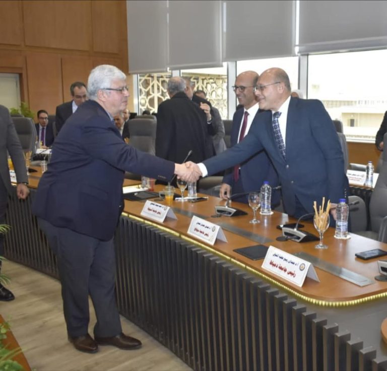 رئيس جامعة سوهاج يشارك باجتماع المجلس الأعلى للجامعات بمقر الوزارة بالعاصمة الإدارية