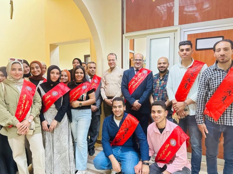 تحت رعاية السيد الأستاذ الدكتور حسان النعماني رئيس الجامعة زيارة كلية الألسن قسم الأطفال بمعهد أورام سوهاج