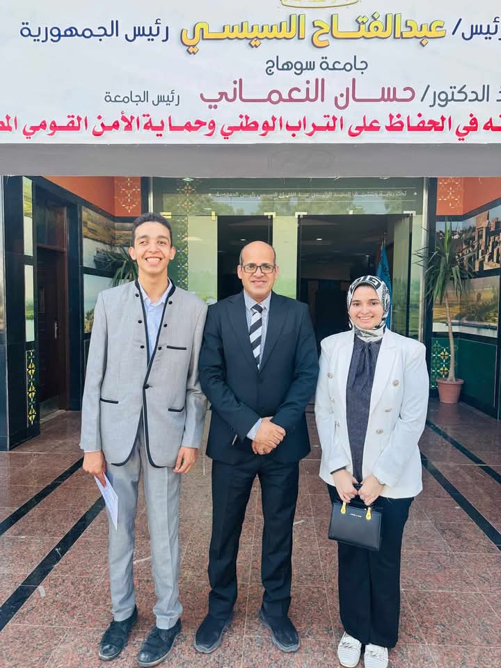 نماذج مشرفه من طلاب كلية الألسن لذو القدرات الخاصه