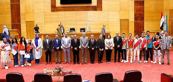 توفير 35 فرصة عمل لخريجي كلية الألسن بجامعة سوهاج خلال ملتقى التوظيف بالتعاون مع مدارس جيل المستقبل الدولية والخاصة وتوقيع بروتوكول تعاون بين الطرفين