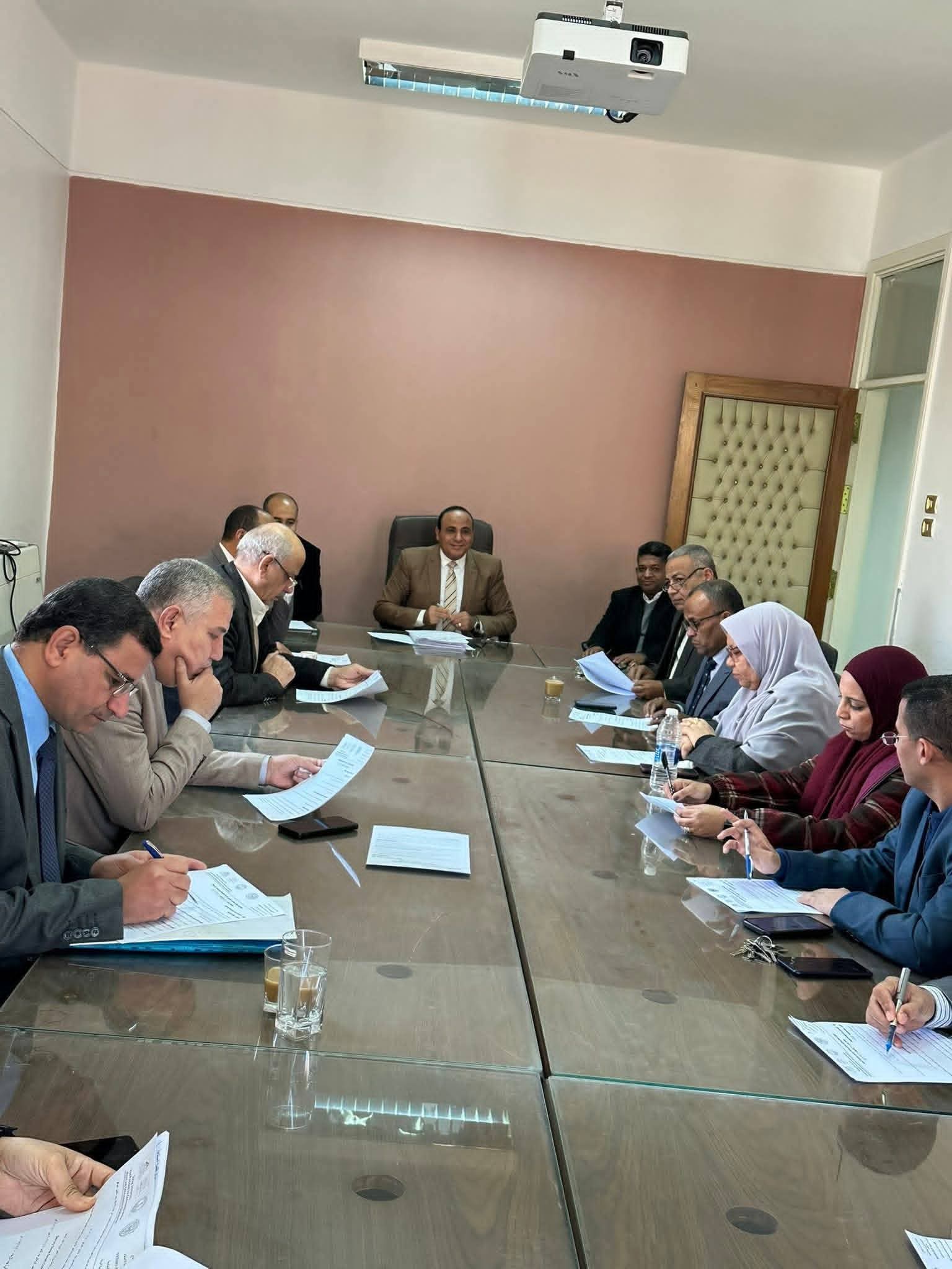 انعقاد الاجتماع الدوري لمجلس شئون خدمة المجتمع وتنمية البيئة جامعة سوهاج