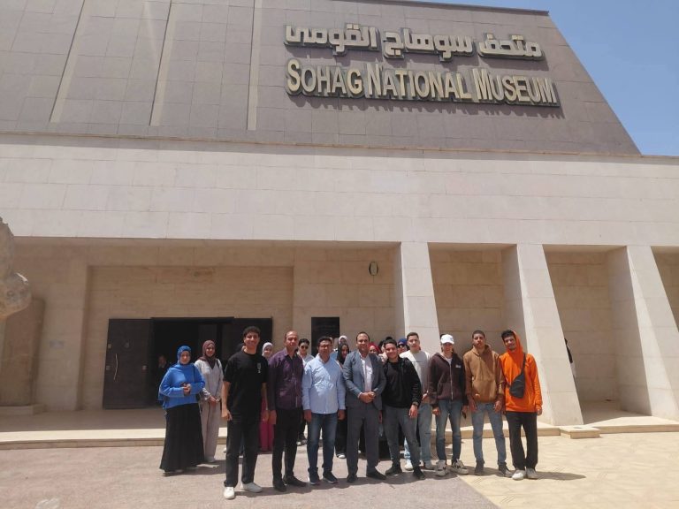 زيارة علمية لطلاب اللغة الإيطالية بجامعة سوهاج لتعزيز الوعي الثقافي والتاريخي