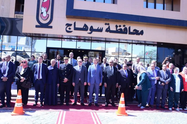 *النعماني يشارك اللواء طارق راشد الاحتفال بالعيد القومي لمحافظة سوهاج يؤكد ذكري تجسد تاريخًا من البطولات*