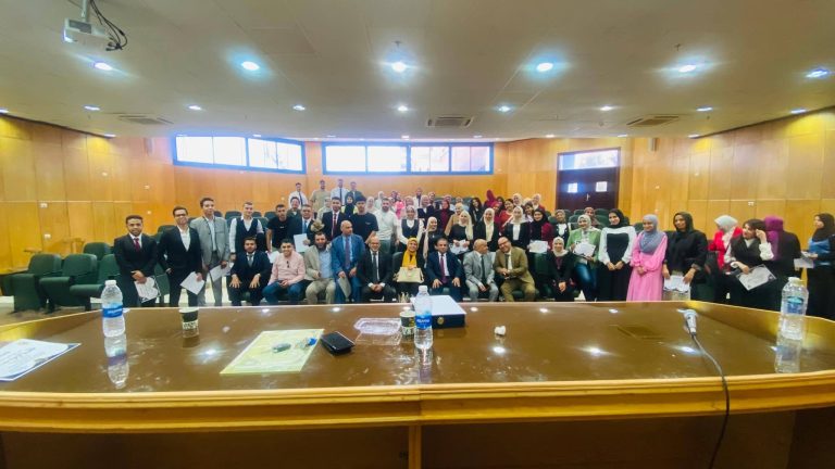 104 مشاركة بحثية وفنية لطلاب كلية الألسن جامعة بسوهاج فى مؤتمرهم الطلابي الأول